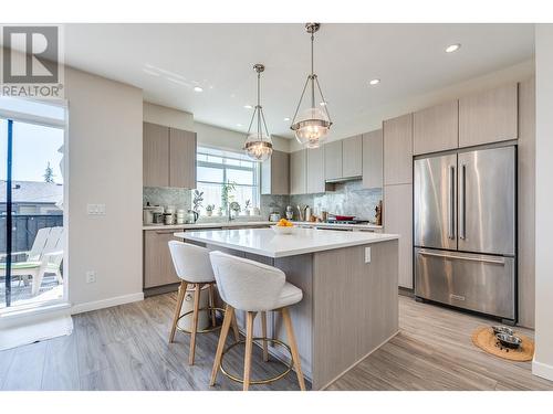 106 1360 Mitchell Street, Coquitlam, BC - Indoor Photo Showing Kitchen With Upgraded Kitchen