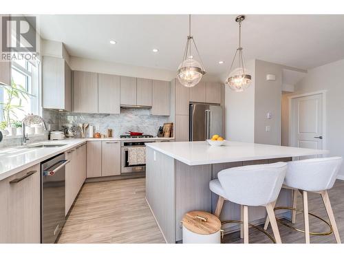 106 1360 Mitchell Street, Coquitlam, BC - Indoor Photo Showing Kitchen With Upgraded Kitchen