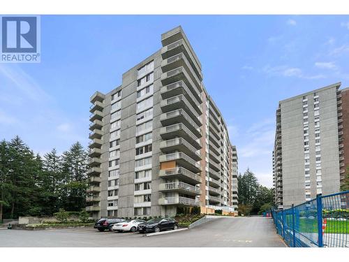 801 2020 Fullerton Avenue, North Vancouver, BC - Outdoor With Facade