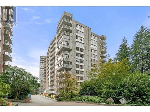 801 2020 Fullerton Avenue, North Vancouver, BC - Outdoor With Facade