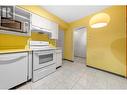 801 2020 Fullerton Avenue, North Vancouver, BC  - Indoor Photo Showing Kitchen 