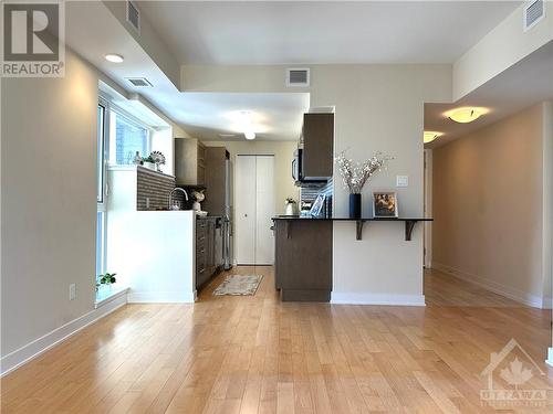 1601 - 40 Nepean Street, Ottawa, ON - Indoor Photo Showing Kitchen