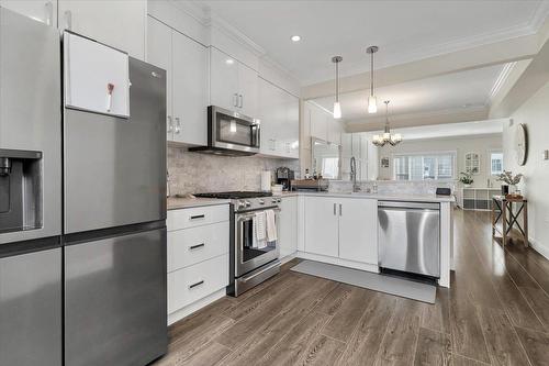 43 19097 64 Avenue, Surrey, BC - Indoor Photo Showing Kitchen With Stainless Steel Kitchen With Upgraded Kitchen