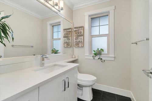 43 19097 64 Avenue, Surrey, BC - Indoor Photo Showing Bathroom