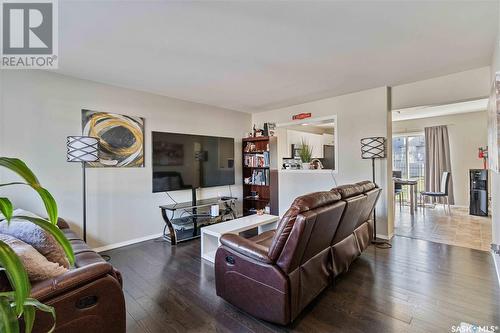 164 670 Kenderdine Road, Saskatoon, SK - Indoor Photo Showing Living Room