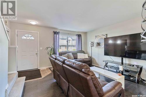 164 670 Kenderdine Road, Saskatoon, SK - Indoor Photo Showing Living Room