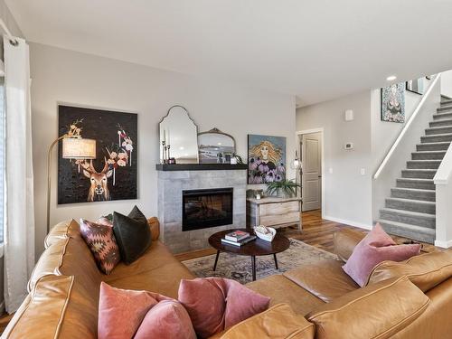 573 Stoneridge Drive, Kamloops, BC - Indoor Photo Showing Living Room With Fireplace