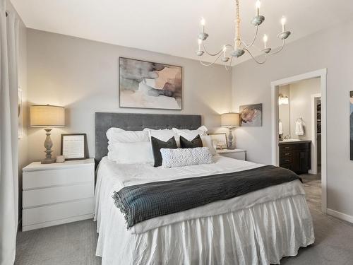 573 Stoneridge Drive, Kamloops, BC - Indoor Photo Showing Bedroom