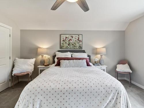 573 Stoneridge Drive, Kamloops, BC - Indoor Photo Showing Bedroom