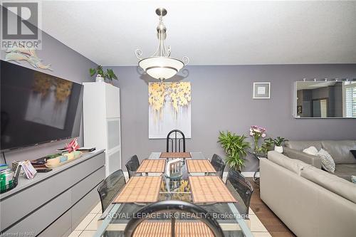 8040 Post Road, Niagara Falls, ON - Indoor Photo Showing Dining Room