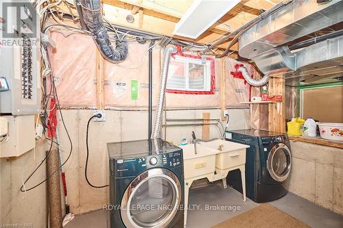 8040 Post Road, Niagara Falls, ON - Indoor Photo Showing Laundry Room