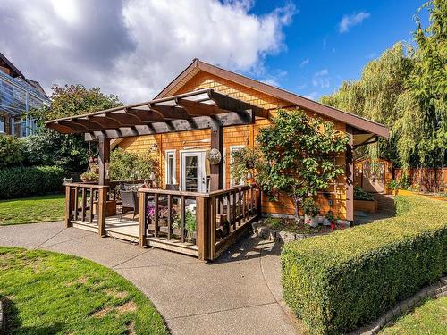 4696 Montrose Dr, Courtenay, BC 