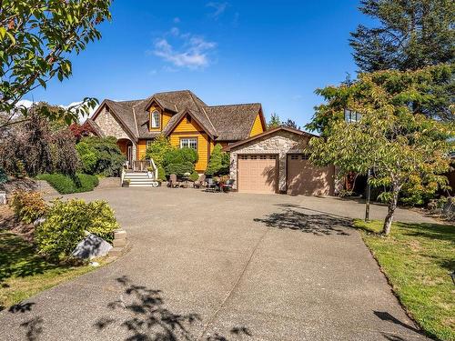 4696 Montrose Dr, Courtenay, BC 