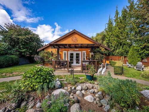 4696 Montrose Dr, Courtenay, BC 