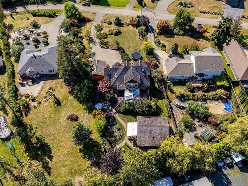 4696 Montrose Dr, Courtenay, BC 