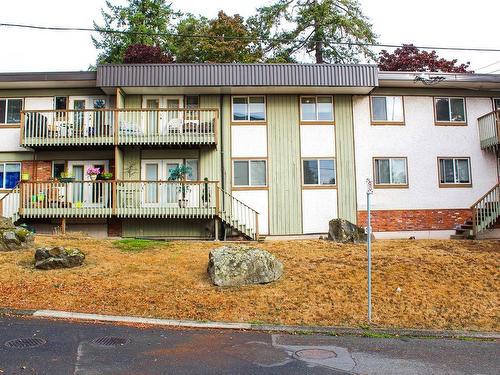 908 Carlton Terr, Esquimalt, BC - Outdoor