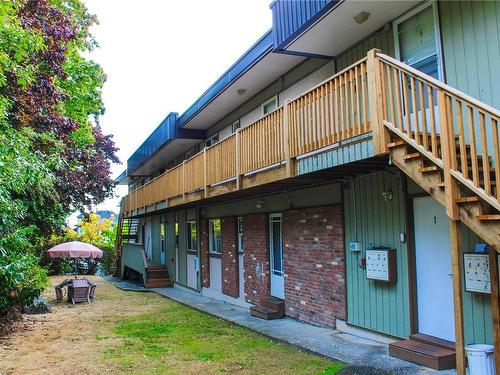 908 Carlton Terr, Esquimalt, BC - Outdoor With Exterior