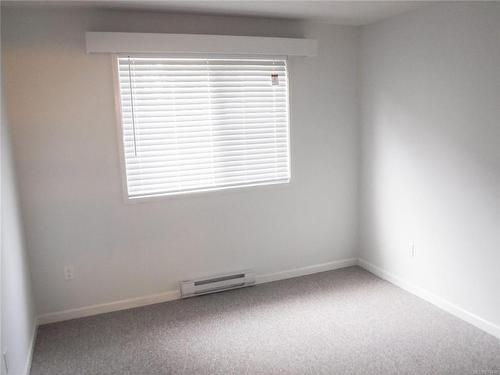 908 Carlton Terr, Esquimalt, BC - Indoor Photo Showing Other Room