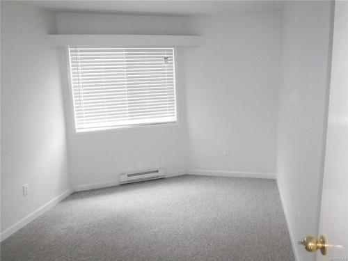 908 Carlton Terr, Esquimalt, BC - Indoor Photo Showing Other Room