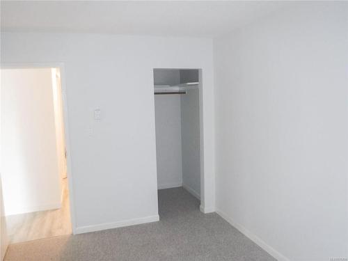 908 Carlton Terr, Esquimalt, BC - Indoor Photo Showing Other Room