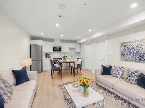 2319 Hudson Terr, Sooke, BC - Indoor Photo Showing Living Room