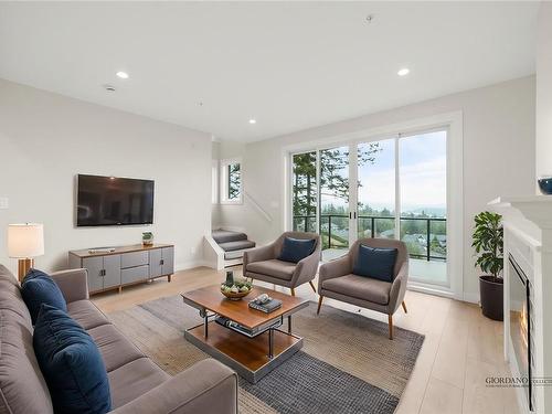 2319 Hudson Terr, Sooke, BC - Indoor Photo Showing Living Room