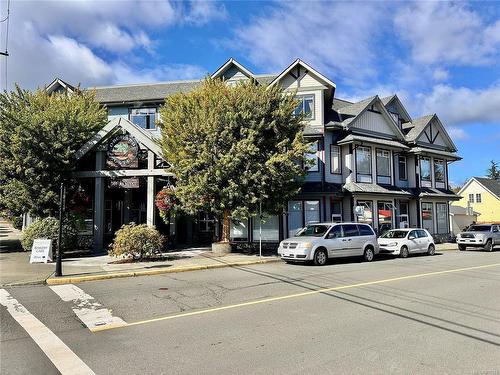 205-501 4Th St, Courtenay, BC - Outdoor With Facade