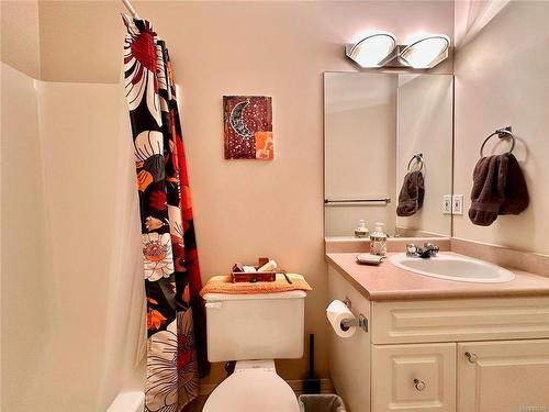 205-501 4Th St, Courtenay, BC - Indoor Photo Showing Bathroom