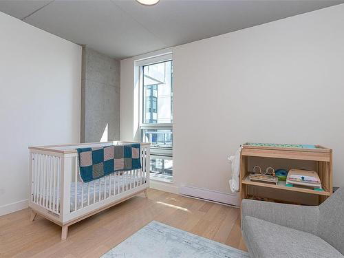 301-989 Johnson St, Victoria, BC - Indoor Photo Showing Bedroom