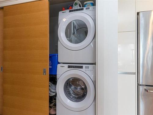 301-989 Johnson St, Victoria, BC - Indoor Photo Showing Laundry Room