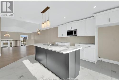 103 Kingsbridge Drive, Amherstburg, ON - Indoor Photo Showing Kitchen