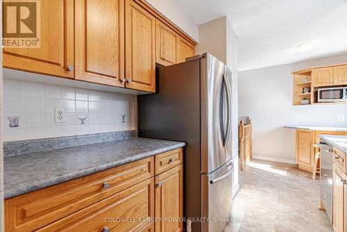 12 Sasha Crescent, London, ON - Indoor Photo Showing Kitchen