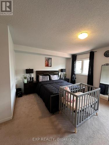 558 Candlestick Circle, Mississauga, ON - Indoor Photo Showing Bedroom