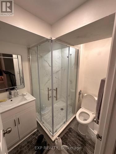 558 Candlestick Circle, Mississauga (Hurontario), ON - Indoor Photo Showing Bathroom