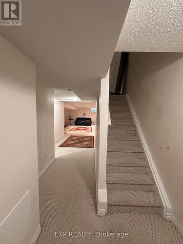 558 Candlestick Circle, Mississauga, ON - Indoor Photo Showing Other Room