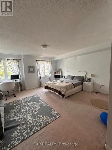 558 Candlestick Circle, Mississauga, ON - Indoor Photo Showing Bedroom