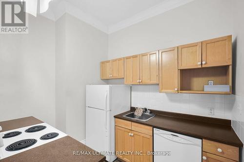 24 Queen Street, Belleville, ON - Indoor Photo Showing Kitchen