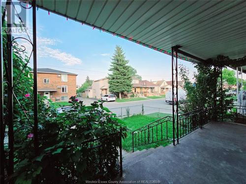 1111 Lillian Avenue, Windsor, ON - Outdoor