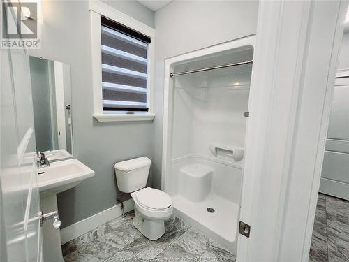 1611 Virtue Lane Unit# Upper Level, Windsor, ON - Indoor Photo Showing Bathroom