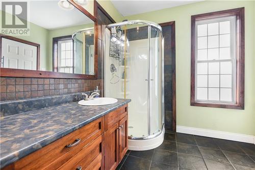 167 Raglan Street N, Renfrew, ON - Indoor Photo Showing Bathroom