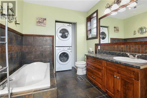 167 Raglan Street N, Renfrew, ON - Indoor Photo Showing Bathroom