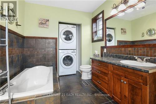 167 Raglan Street N, Renfrew, ON - Indoor Photo Showing Bathroom