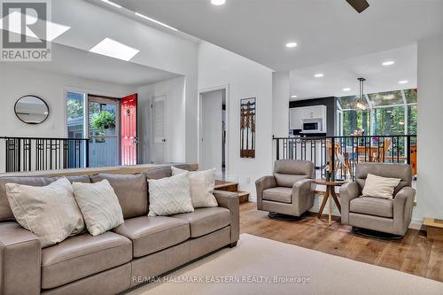 1461 Sunset Drive, Cavan Monaghan, ON - Indoor Photo Showing Living Room