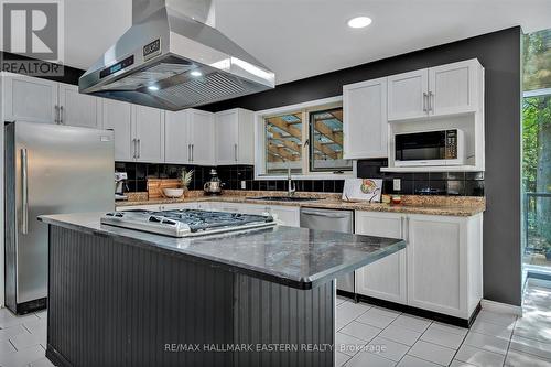 1461 Sunset Drive, Cavan Monaghan, ON - Indoor Photo Showing Kitchen