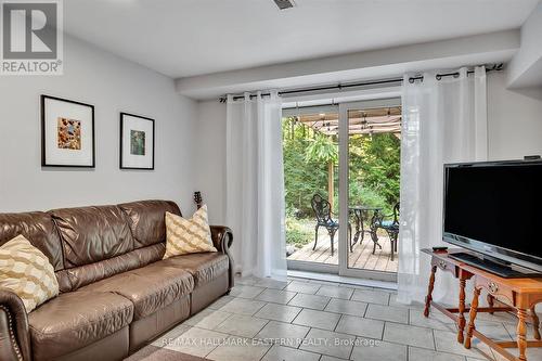 1461 Sunset Drive, Cavan Monaghan, ON - Indoor Photo Showing Living Room