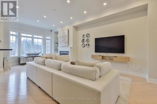 Th 10 - 8 Rean Drive, Toronto, ON - Indoor Photo Showing Living Room With Fireplace