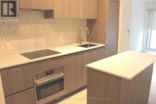 1007 - 1 Yorkville Avenue, Toronto (Annex), ON - Indoor Photo Showing Kitchen