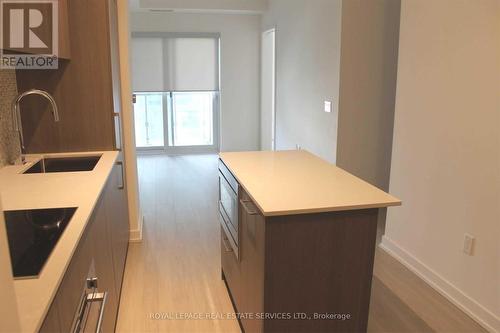 1007 - 1 Yorkville Avenue, Toronto (Annex), ON - Indoor Photo Showing Kitchen