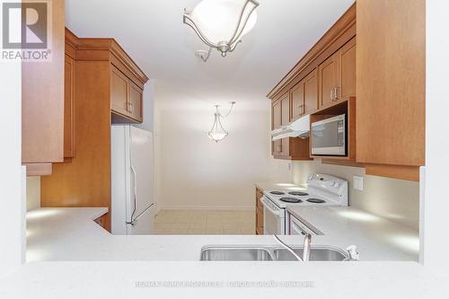 827 - 25 Austin Drive, Markham (Markville), ON - Indoor Photo Showing Kitchen With Double Sink