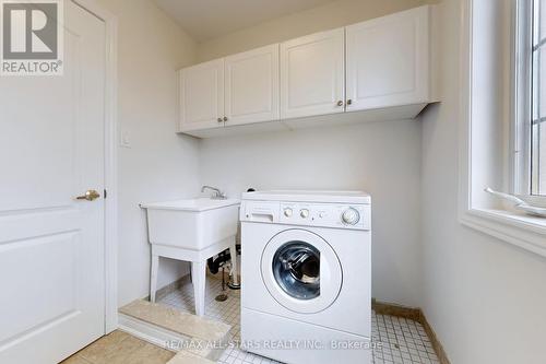 143 Napa Hill Court, Vaughan, ON - Indoor Photo Showing Laundry Room